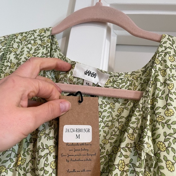 Green boho flowy mini dress size M NWT - Picture 6 of 6